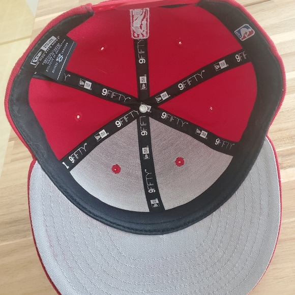 Red Lakers Snapback hat - Picture 3 of 3